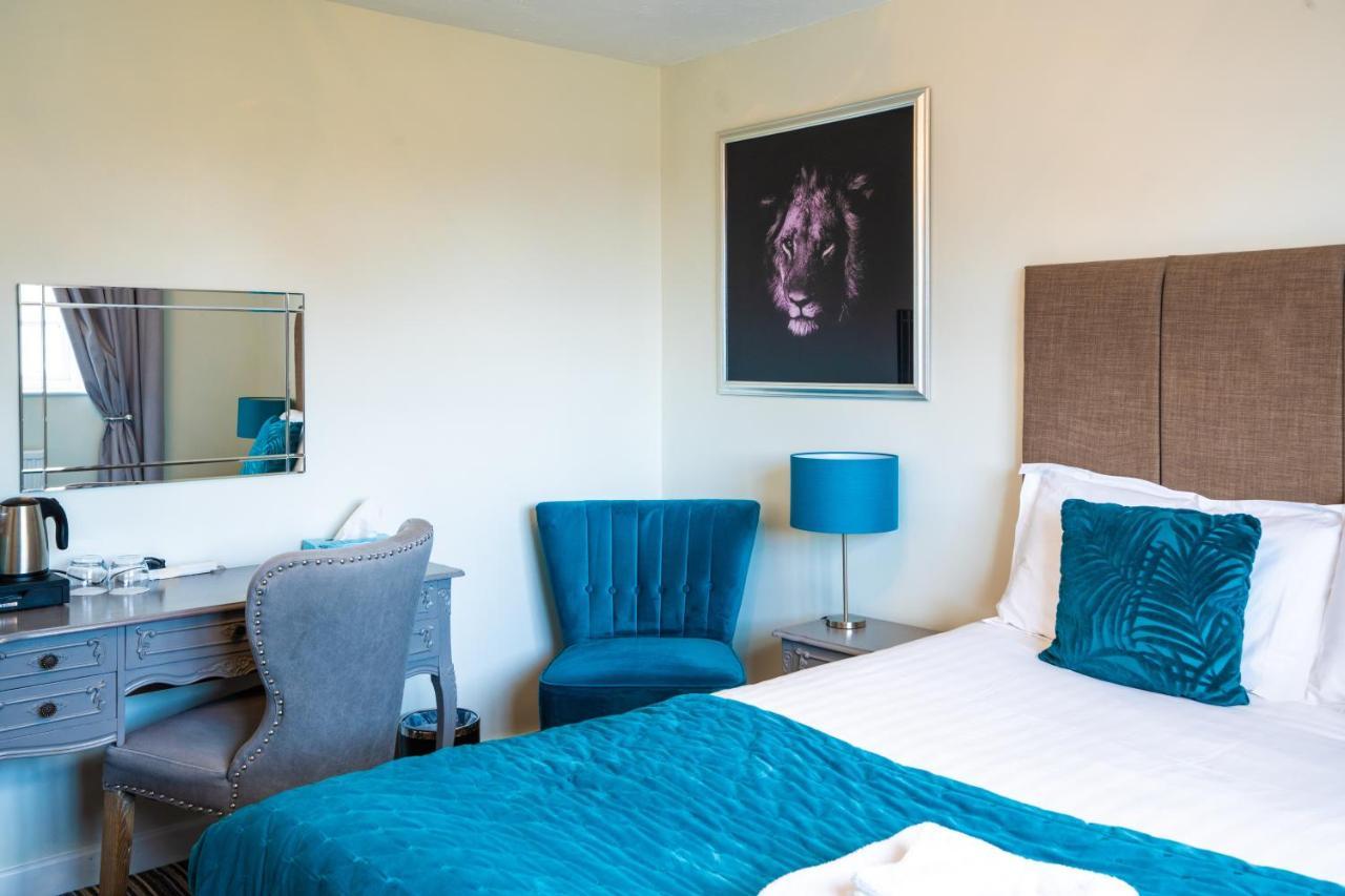 White Lion Hotel Крю Екстер'єр фото