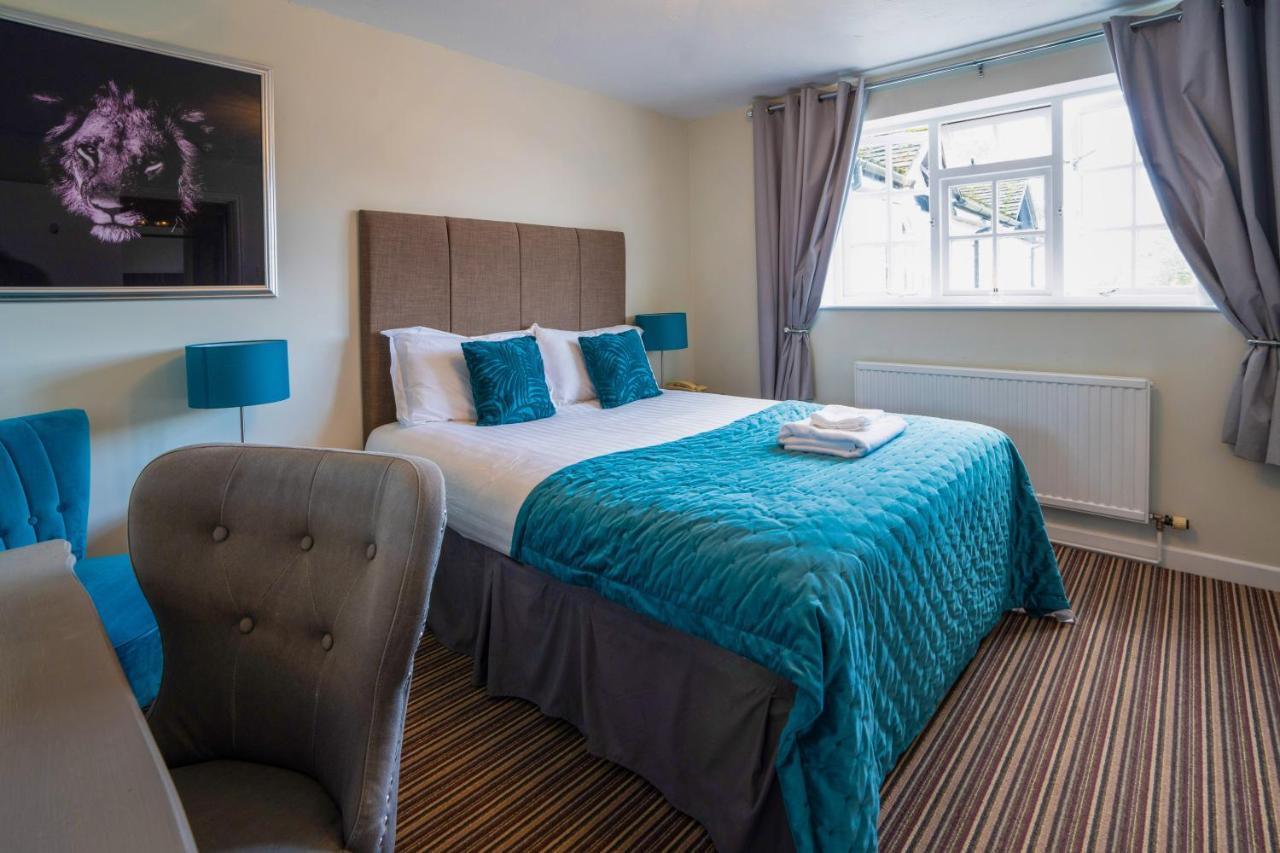 White Lion Hotel Крю Екстер'єр фото