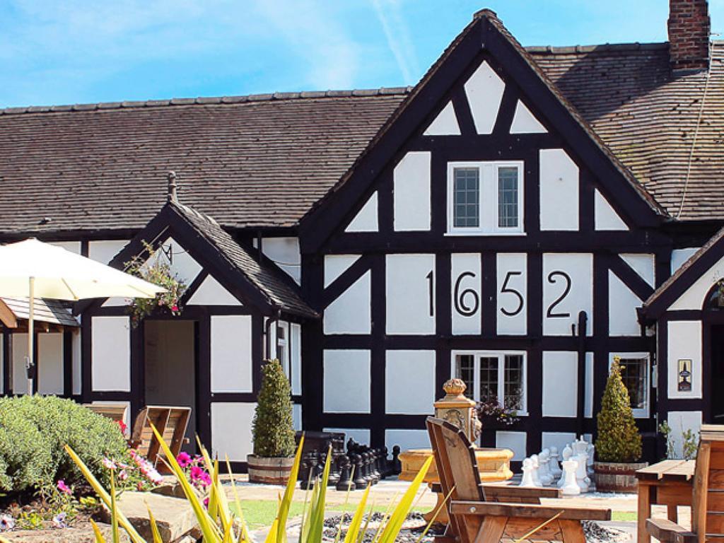 White Lion Hotel Крю Екстер'єр фото